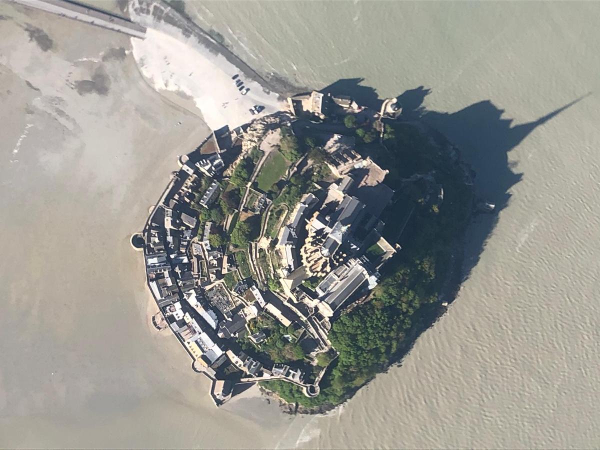 Hebergements Situes A 6 Kms Du Mont Saint Michel Tanis Kültér fotó